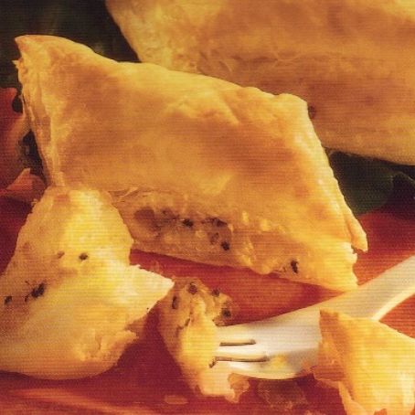 Pepper Cheese Cocktail Puffs