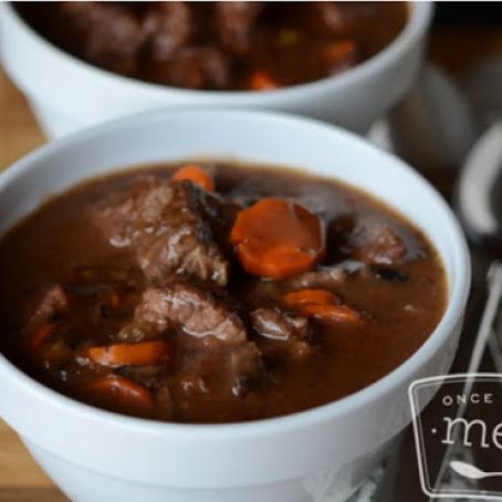 Slow cooker Beef Bourguignon (Low FODMAP)