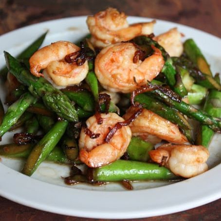 Haylie Pomroy's Shrimp and Veggie Stir-Fry with Quinoa Pasta