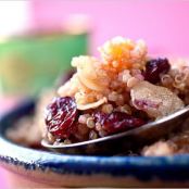 BREAKFAST QUINOA w/FRUIT & ALMONDS