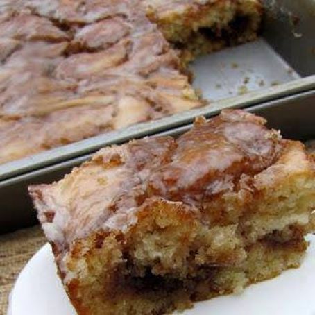 Cinnamon Roll Cake