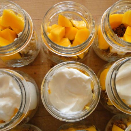 YOGURT****Mango or Mango Peach Blend & Granola Yogurt Cups