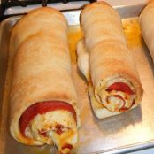 Easy Cheesy Pepperoni Twist Rolls