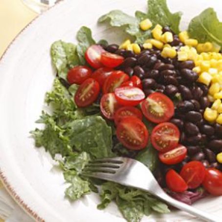 Simple Southwestern Salad with Black Beans