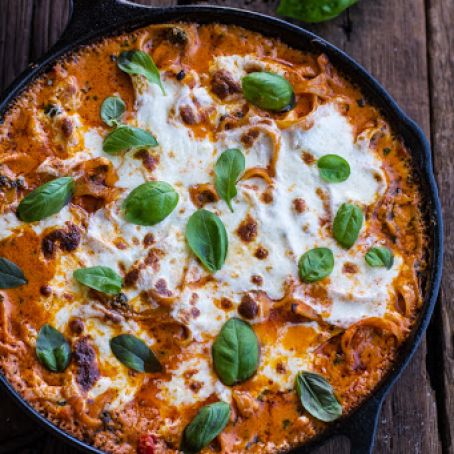 One Pot 30 Minute Creamy Tomato Basil Pasta Bake