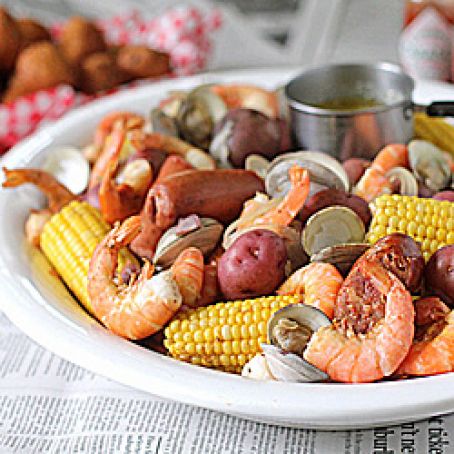 Low Country Boil w/Hushpuppies