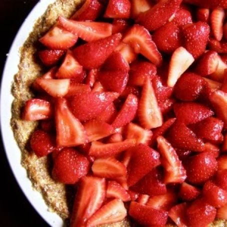 Raw Strawberry Pie