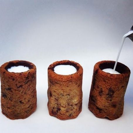 Chocolate Chip Cookie w/ Milk Shot