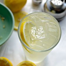Easy Lemonade Shake Ups