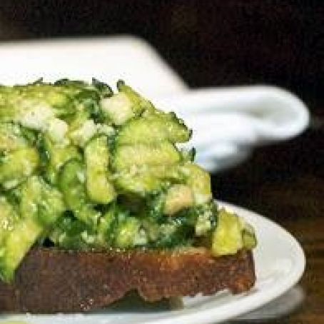 CROSTINI w/ZUCCHINI PESTO
