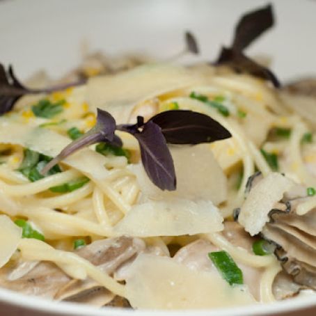 ESPAGUETI CON SALSA DE OSTION AL VERMOUTH