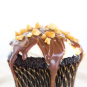 Snickers Cupcakes