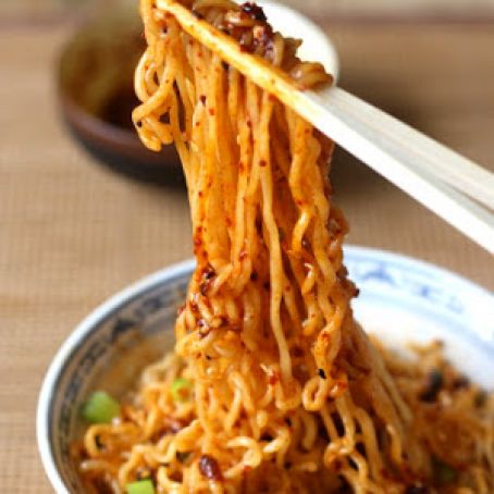 Ramen Noodles with Spicy Korean Chili Dressing Recipe - (3.9/5)