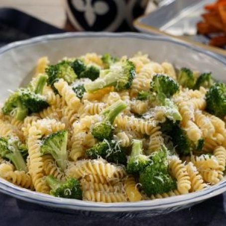 Fusilli with Garlicky Broccoli (Valerie Bertinelli)