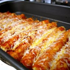 Luby’s Cheese Enchiladas With Chili Sauce
