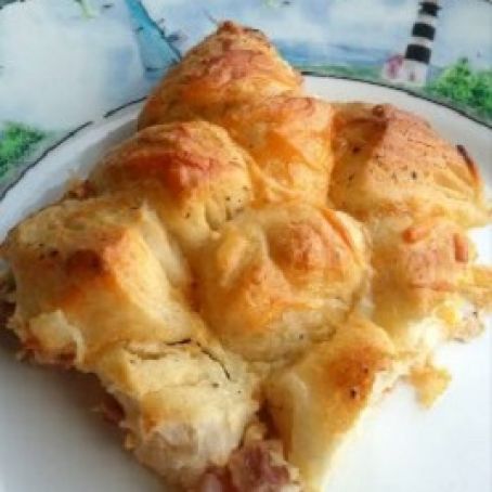 Ham and Cheese Biscuit Pull-Apart Casserole