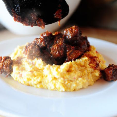 Spicy Stewed Beef with Creamy Cheddar Grits (Pioneer Woman)