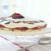 Layered Strawberry Cheesecake Bowl