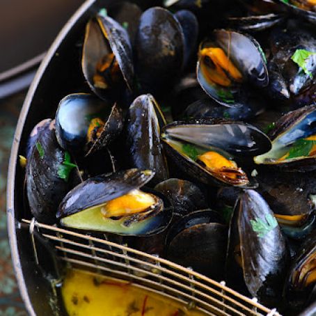 Mussels with Saffron and Mustard – Recipe adapted from Thomas Keller’s recipe in Bouchon