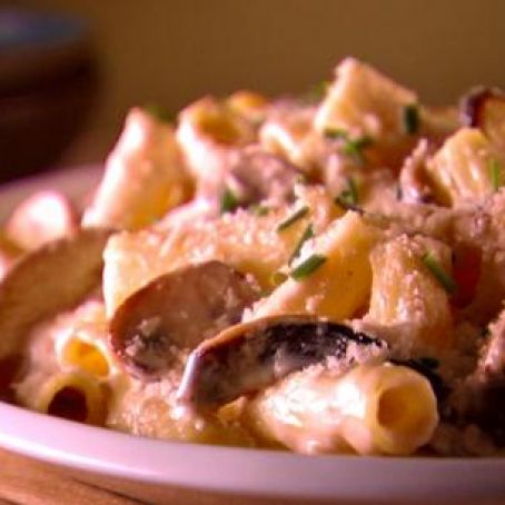 Rigatoni with Creamy Mushroom Sauce