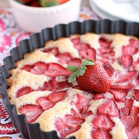 Easy Strawberry Cake Recipe