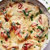 CREAMY TUSCAN GARLIC CHICKEN