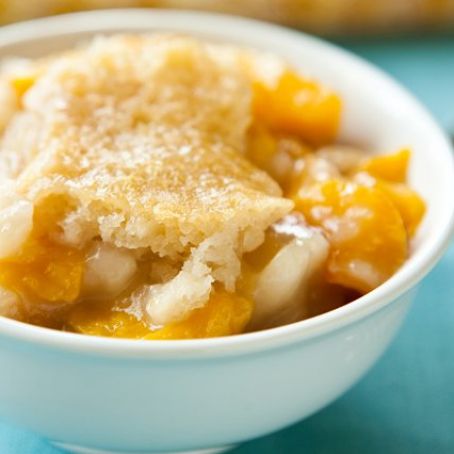 Crockpot Peach Cobbler