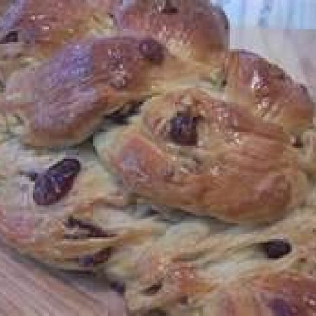Cranberry-Walnut Braid