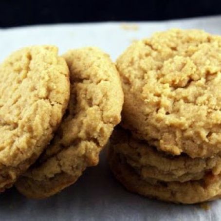 Peanut butter cookies (soft and chewy)