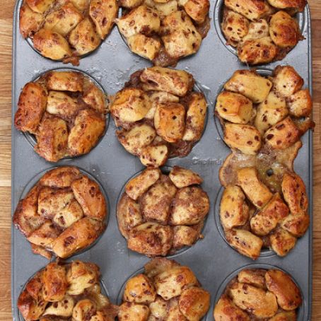 Cinnamon Roll Breakfast Muffins