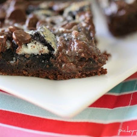 Gooey Cookies and Cream Double Chocolate Bars