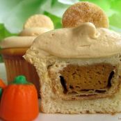 Pumpkin Pie Cupcakes with Cinnamon Cream Cheese Buttercream