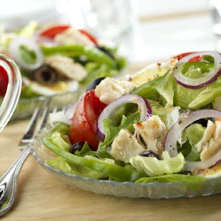 Garden Salad with Chicken, Egg and Olives