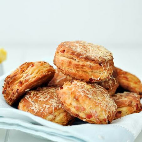 BREAKFAST - Bacon & Cheese Biscuits