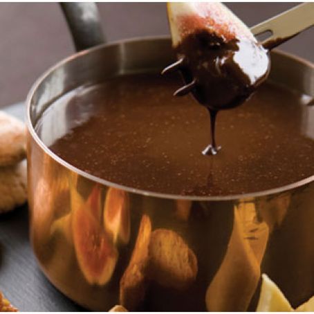 Chocolate and Kahlua Fondue with Winter Fruits