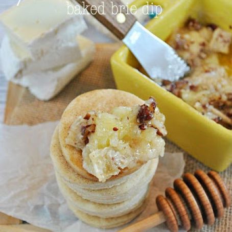 Easy Honey Pecan Baked Brie Dip