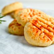 Cheddar Rosemary Rounds