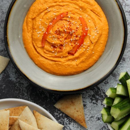 ROASTED RED PEPPER HUMMUS