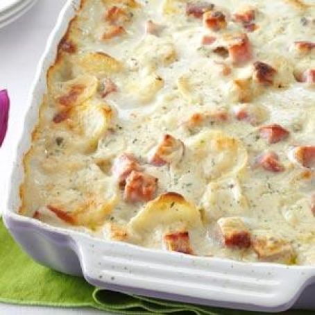 WHITE CHEDDAR SCALLOPED POTATOES