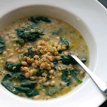 Soup: Hearty White Bean and Spinach Soup with Rosemary and Garli