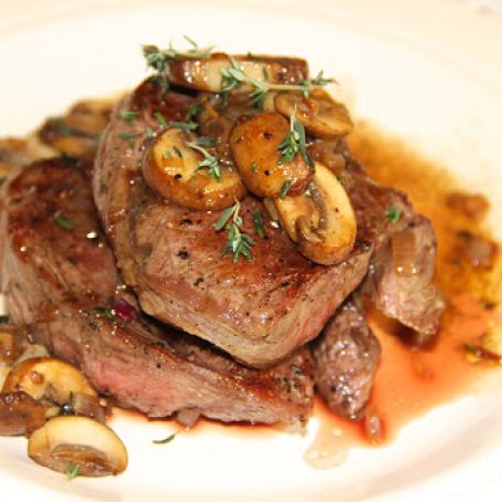 Filets with mushrooms and Thyme