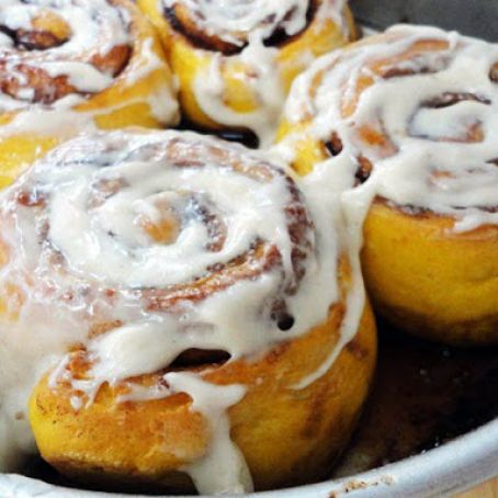 Maple Pumpkin Cinnamon Rolls