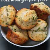 Pull-Apart Garlic Dinner Rolls