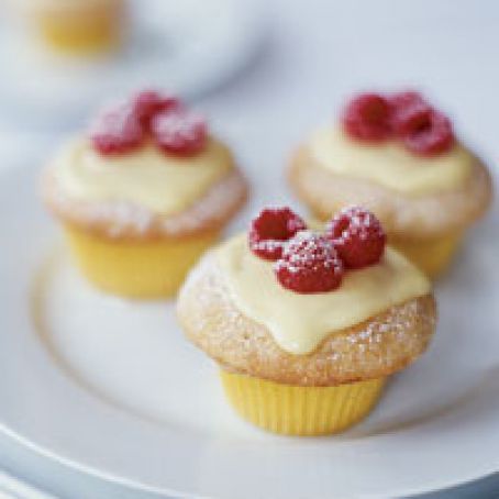 Vanilla Cupcakes with Lemon Cream and Raspberries