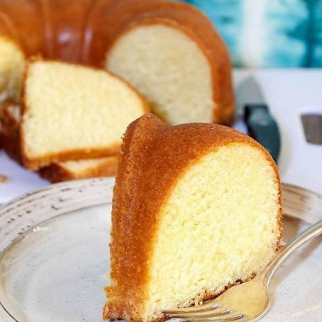 Lemon Corn Buttermilk Pound Cake