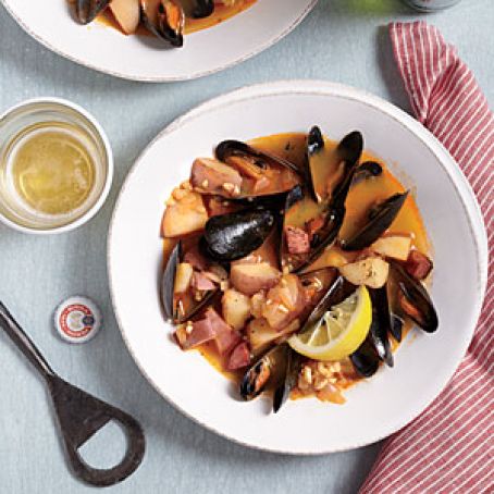Smoky Portuguese-Style Mussels