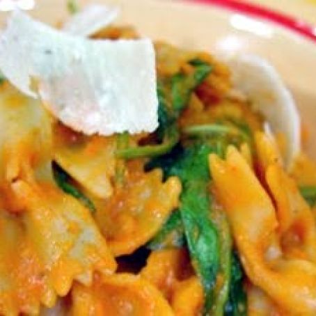 Bowtie Pasta with Roast Red Bowtie Pasta with Roast Red Pepper Sauce and Baby Spinach