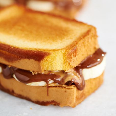Chocolate PB&B Sandwich