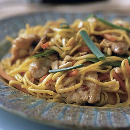 Chicken-Peanut Chow Mein