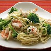 Spaghetti With Garlicky Shrimp and Broccoli